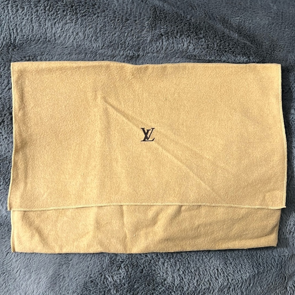 LV dustbag